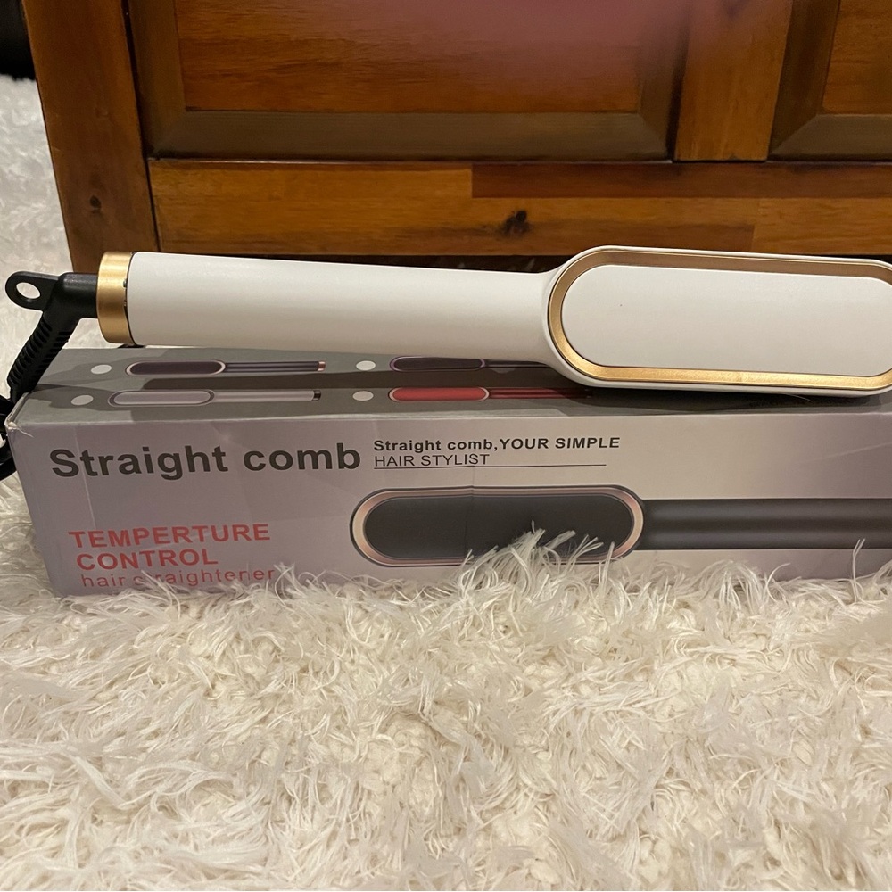 White straightened comb